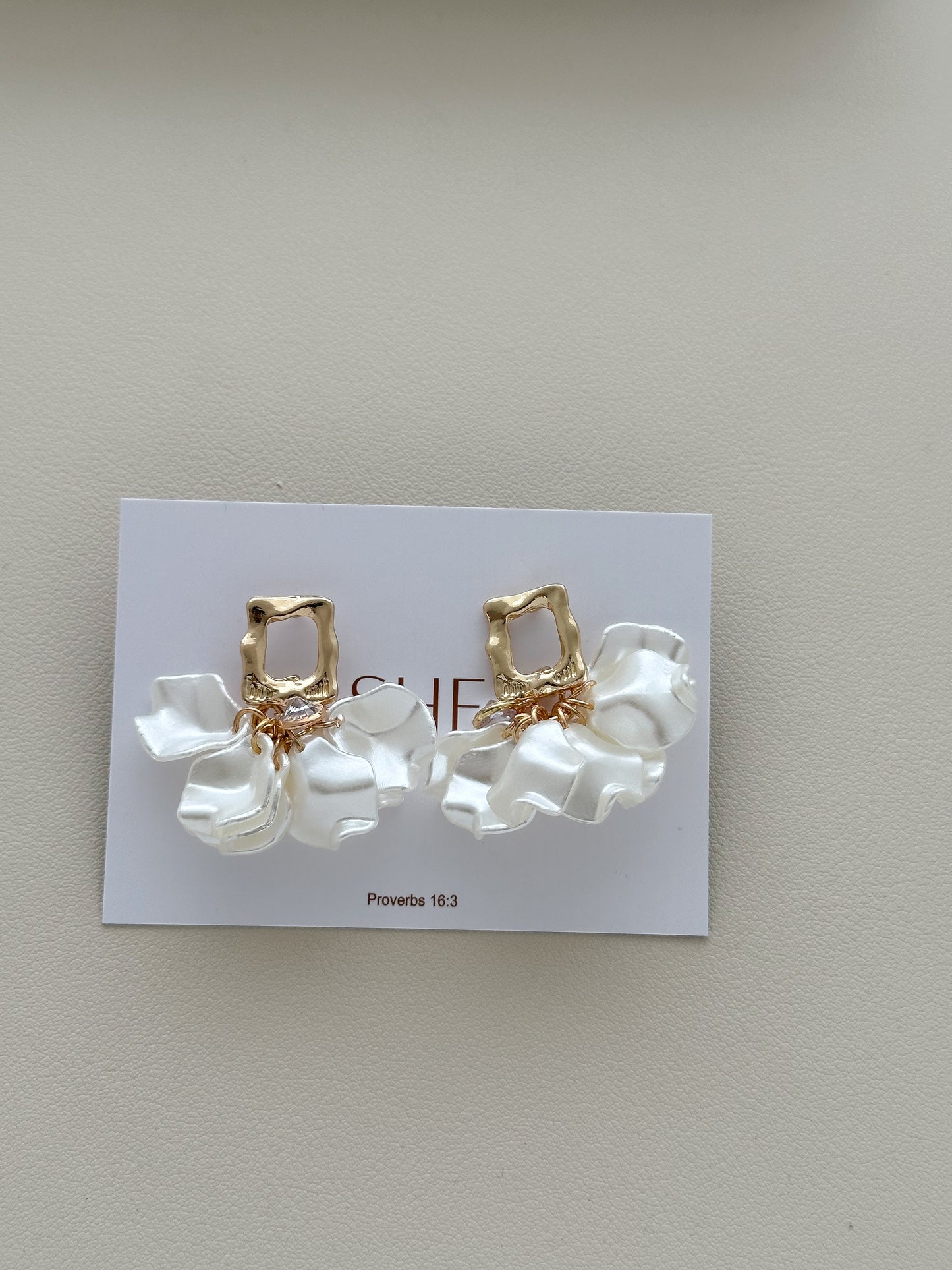 aretes flor y zircon