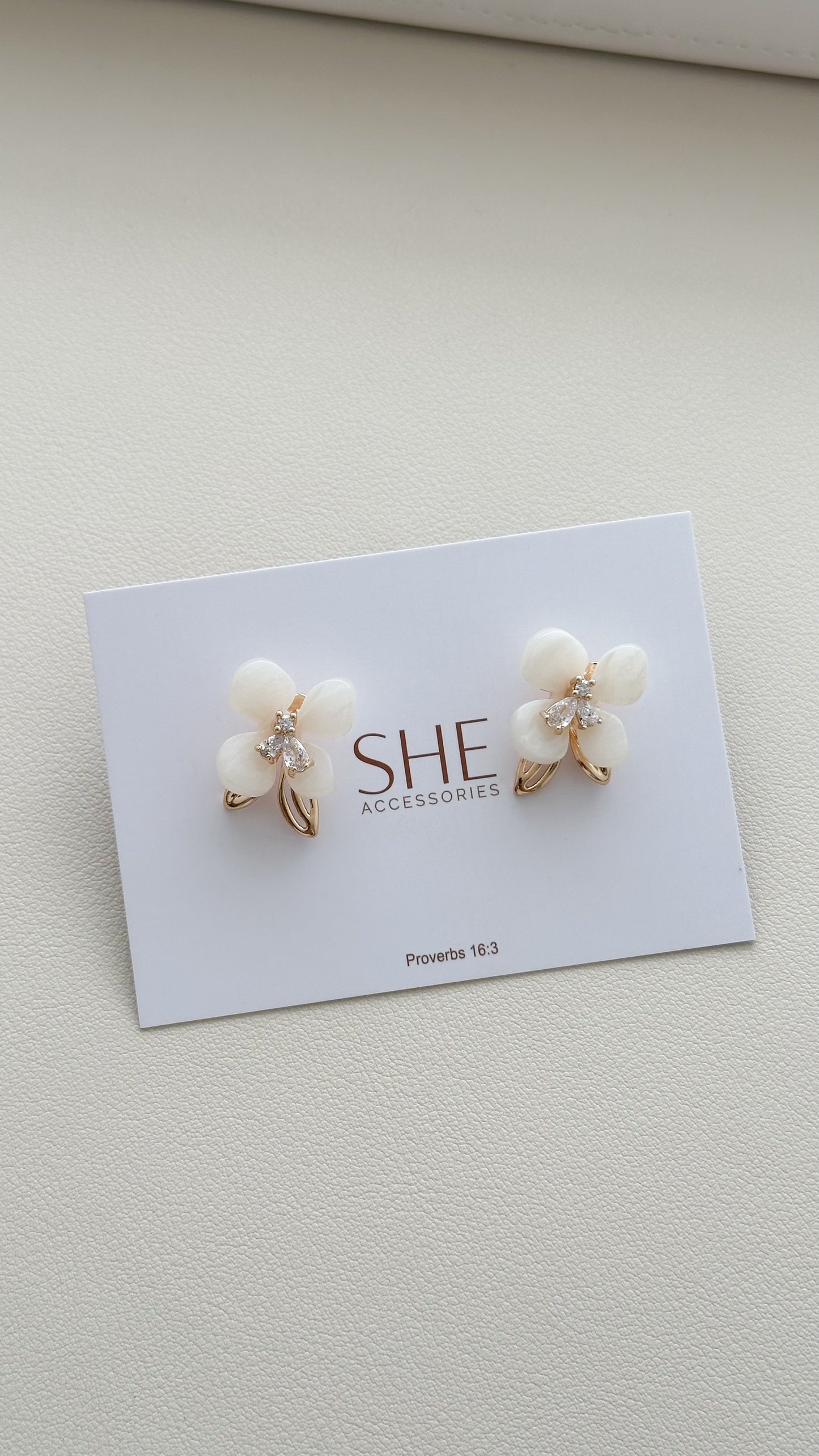 aretes flor y zircon