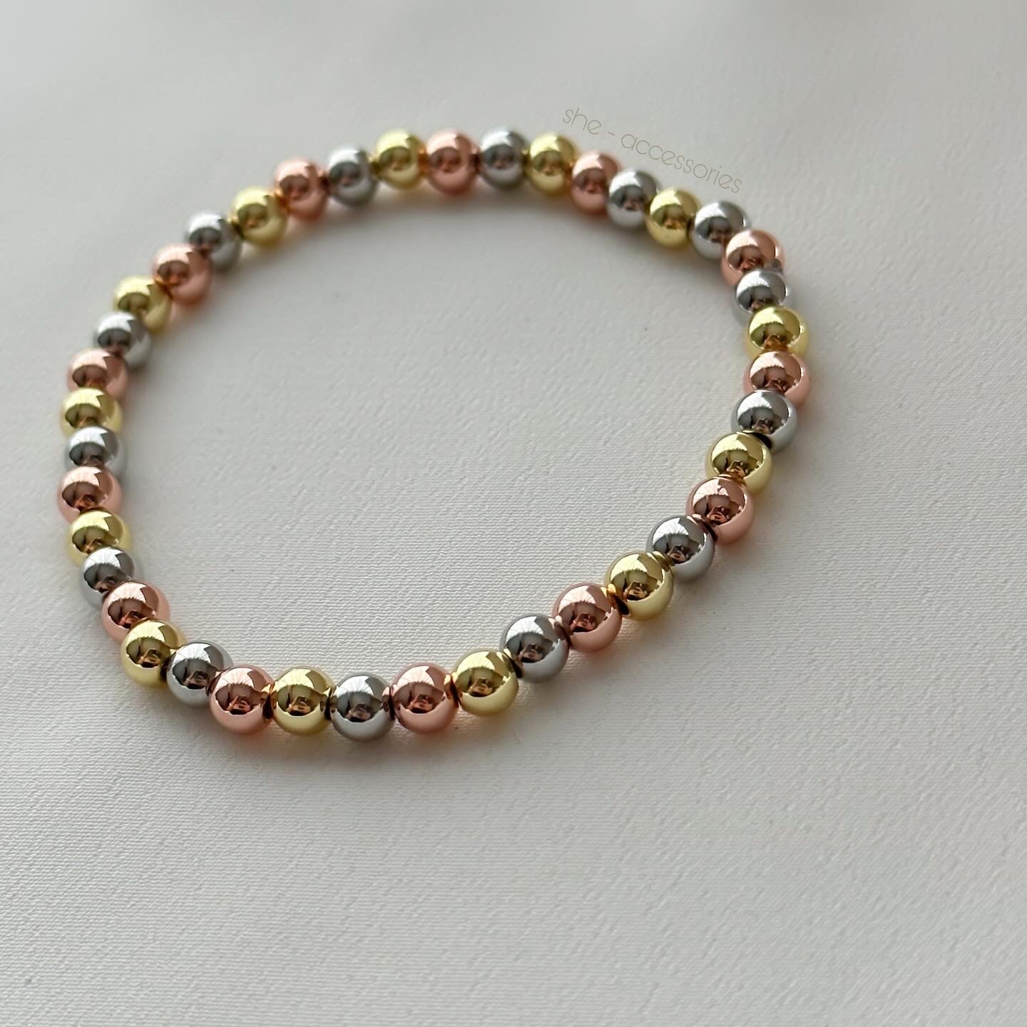 Pulsera hilo elástico