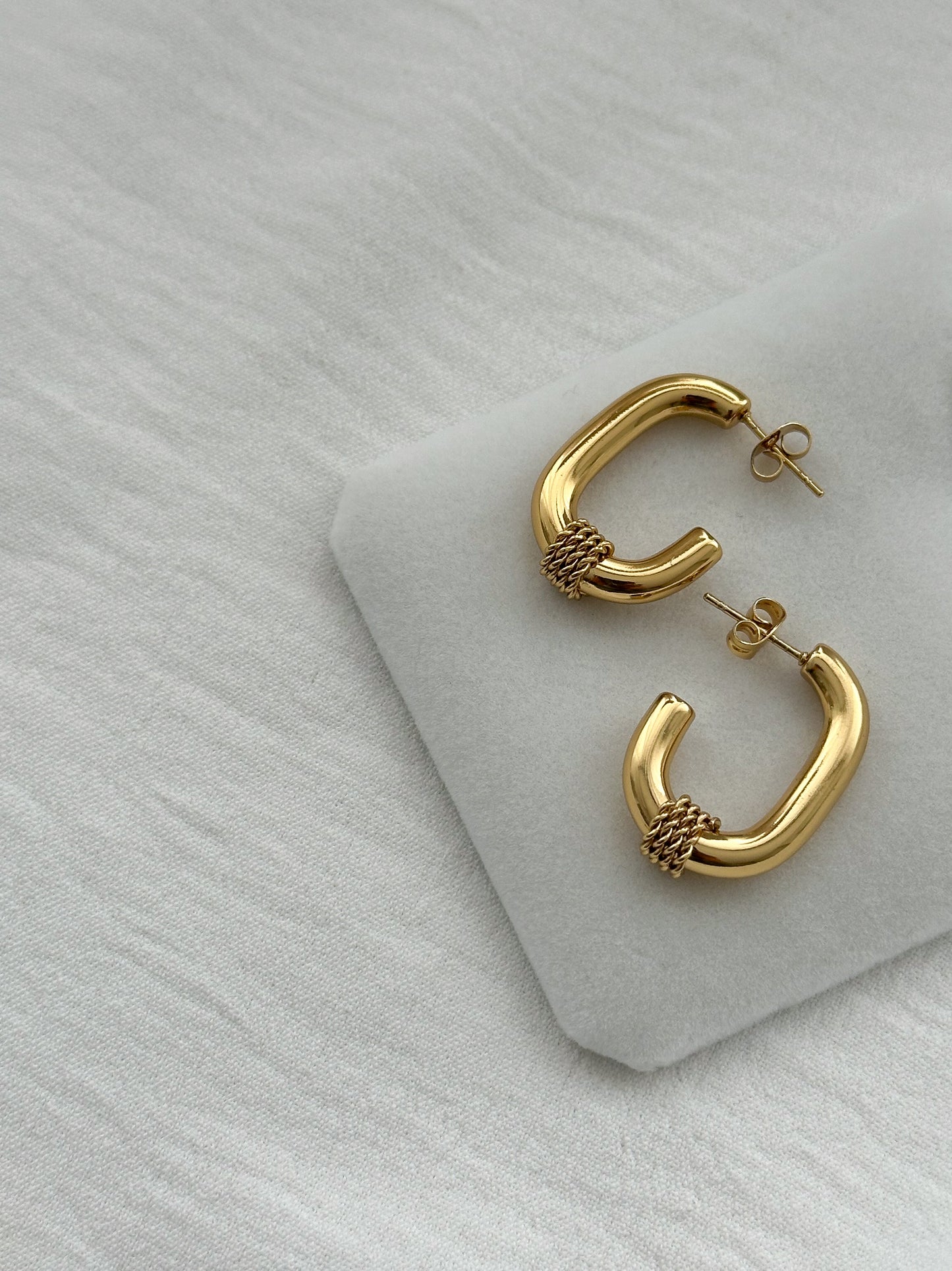 Aretes