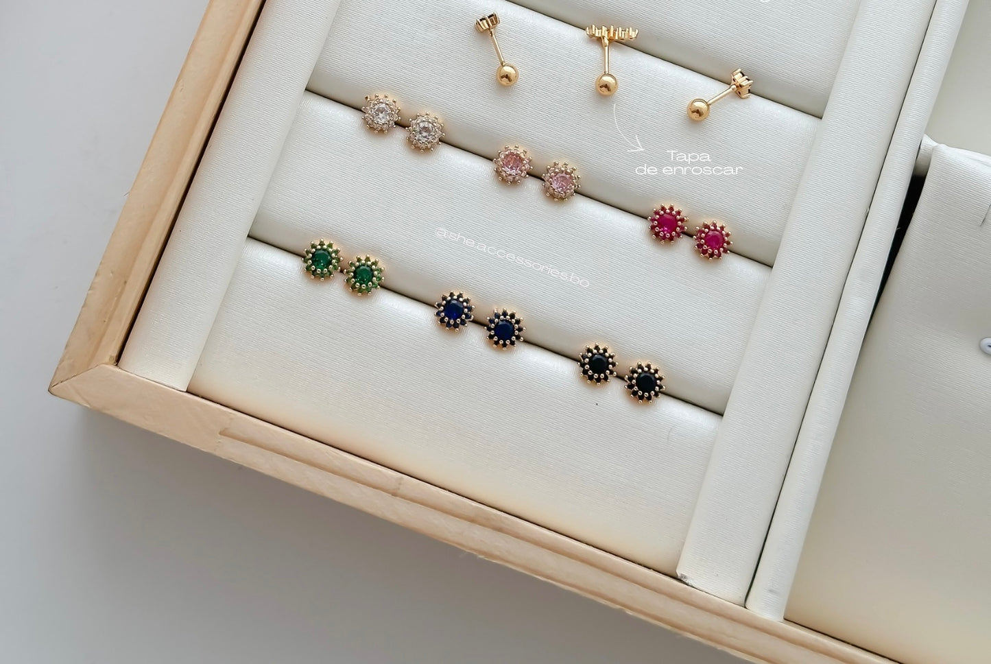 Aretes con tapa de enroscar
