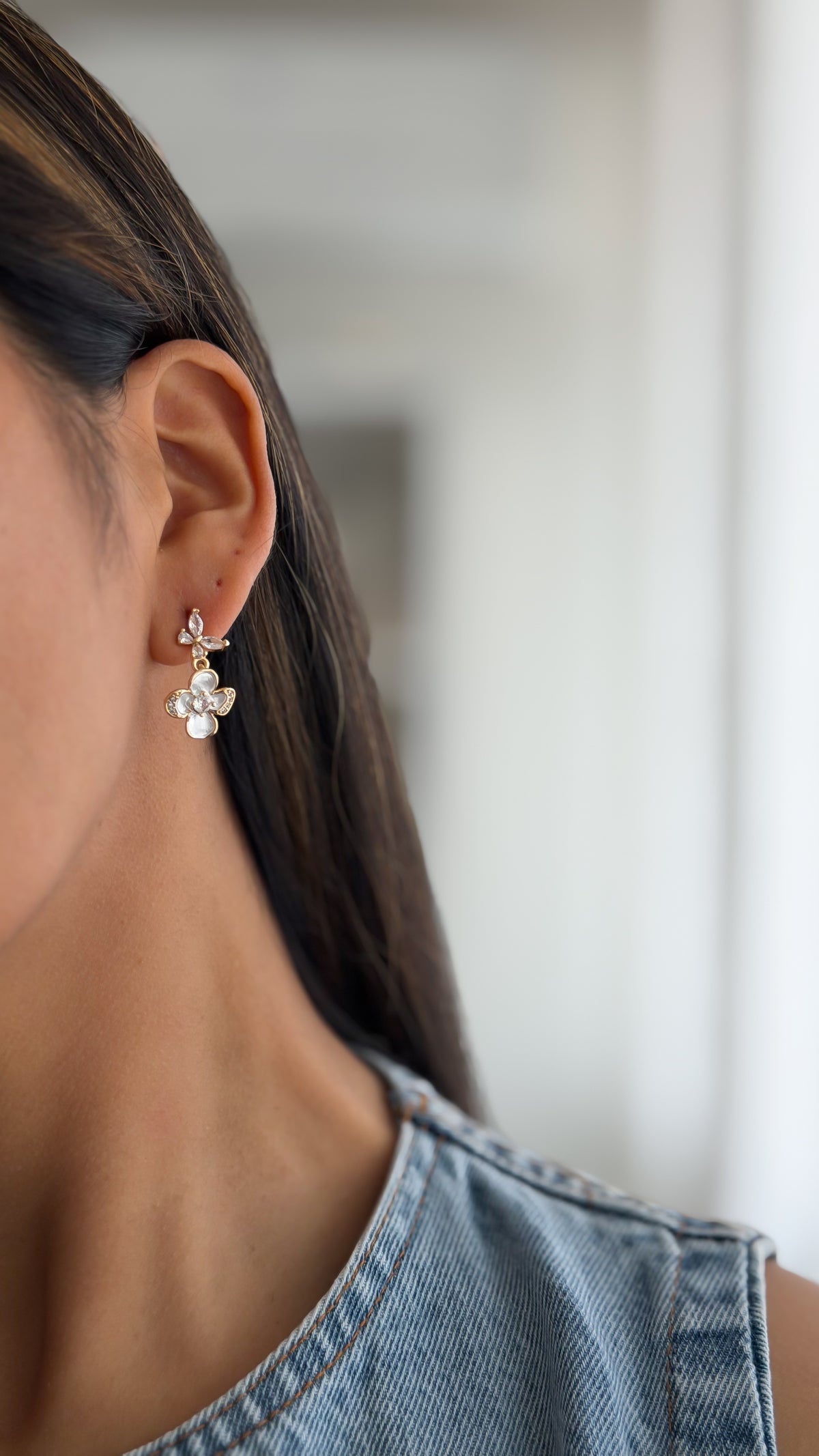 Aretes colgante mariposa + flor