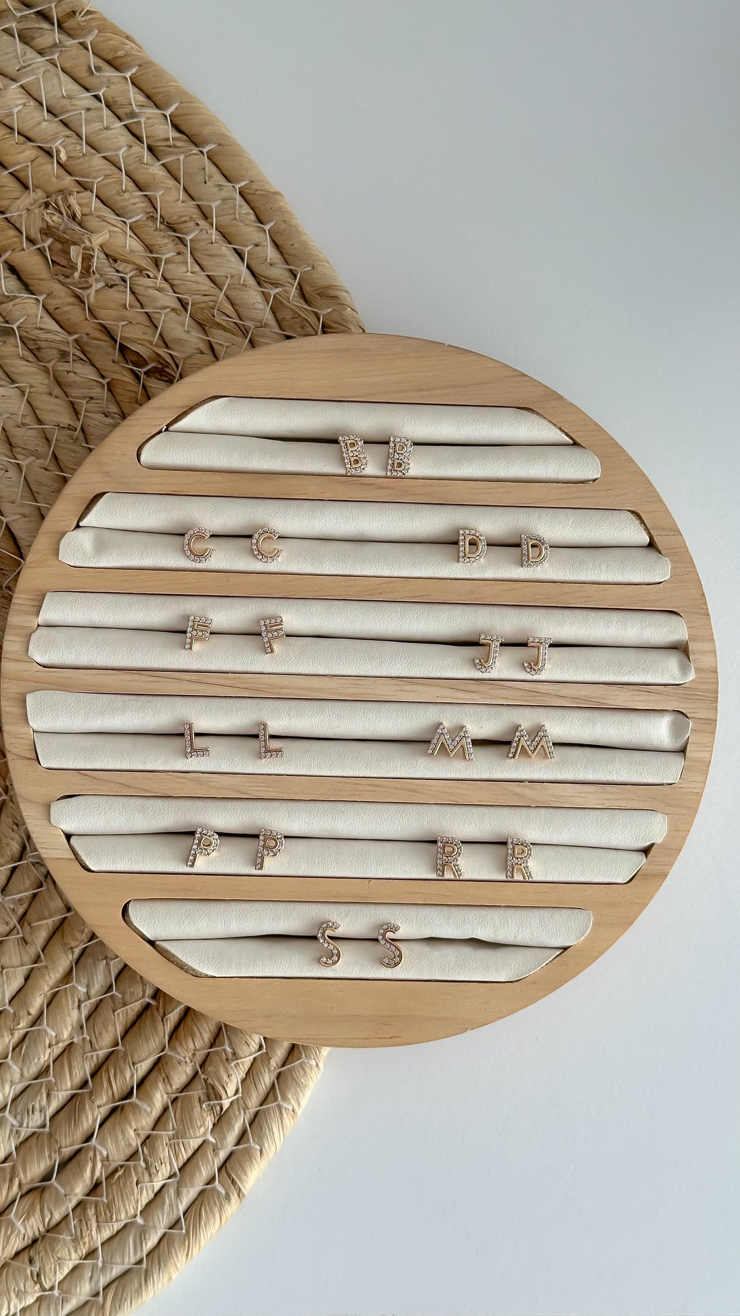 Aretes con iniciales