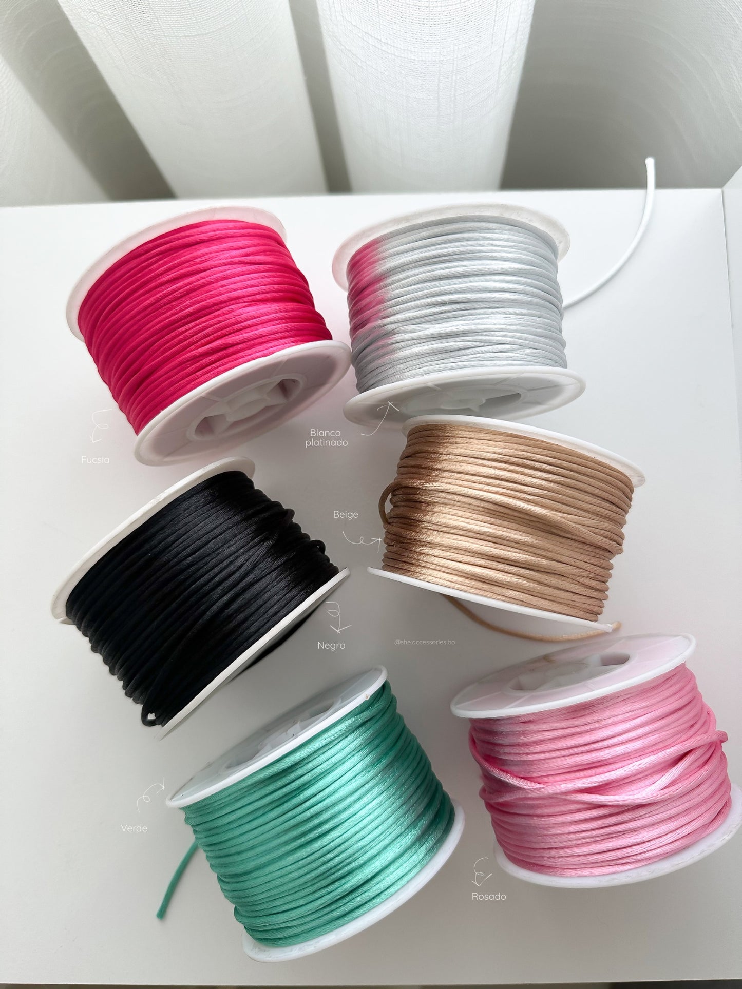 Pulseras con inicial (dorado)