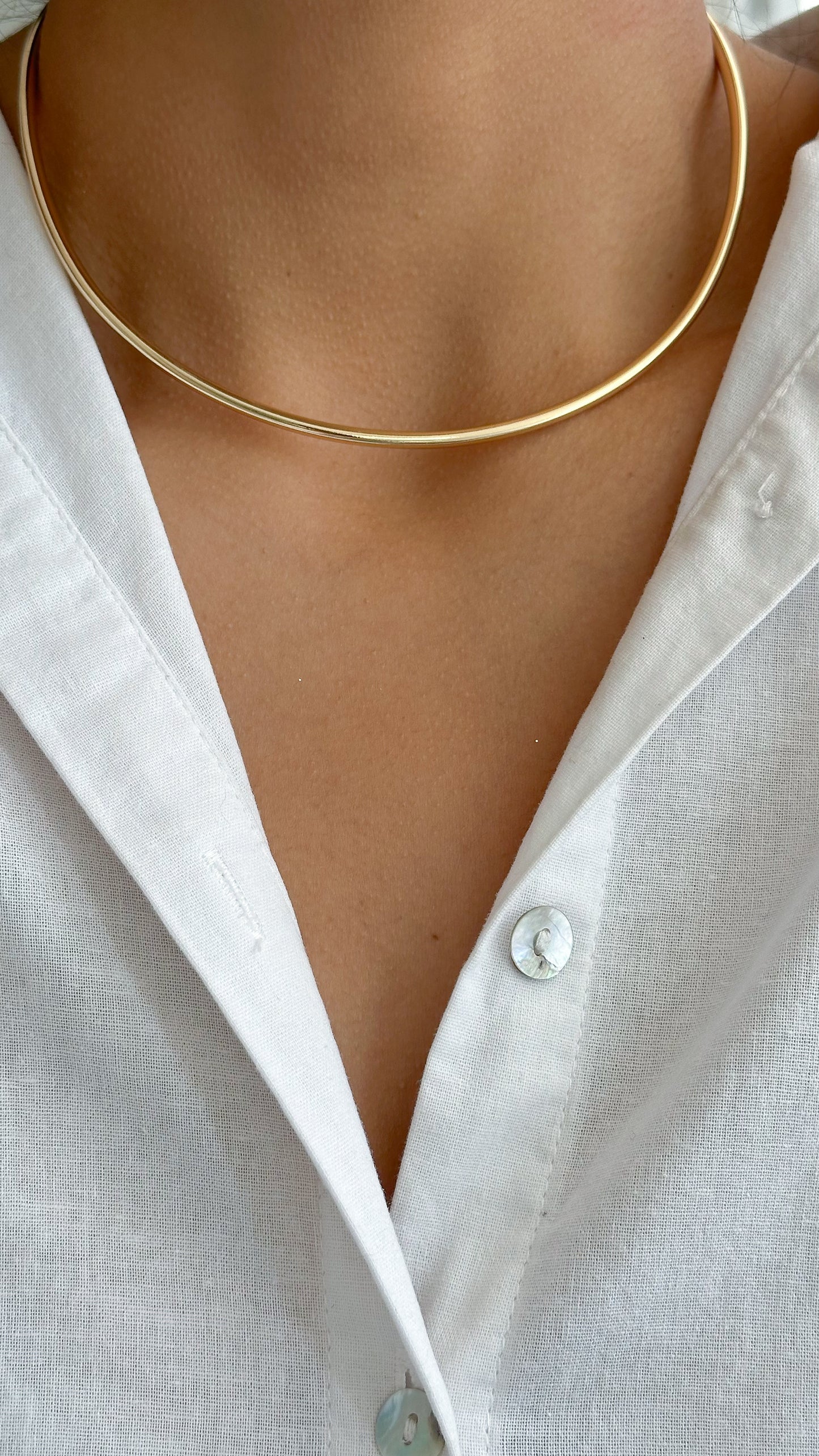 Collar rígido doraod