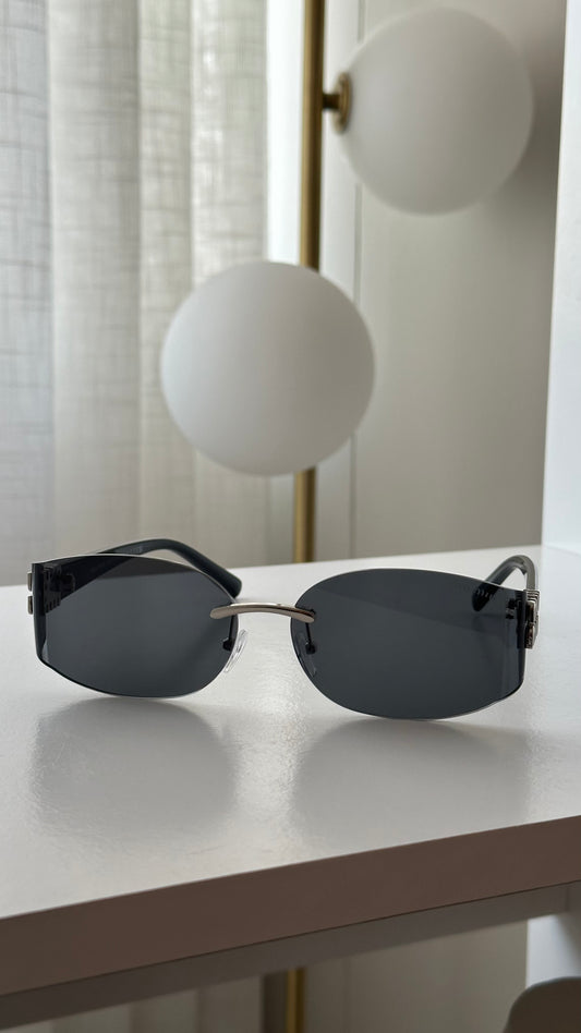 Negro con detalle plateado