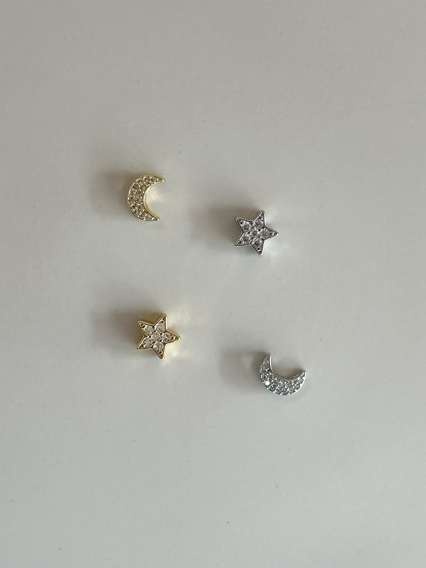 Dorado set de 2 (estrella o luna)