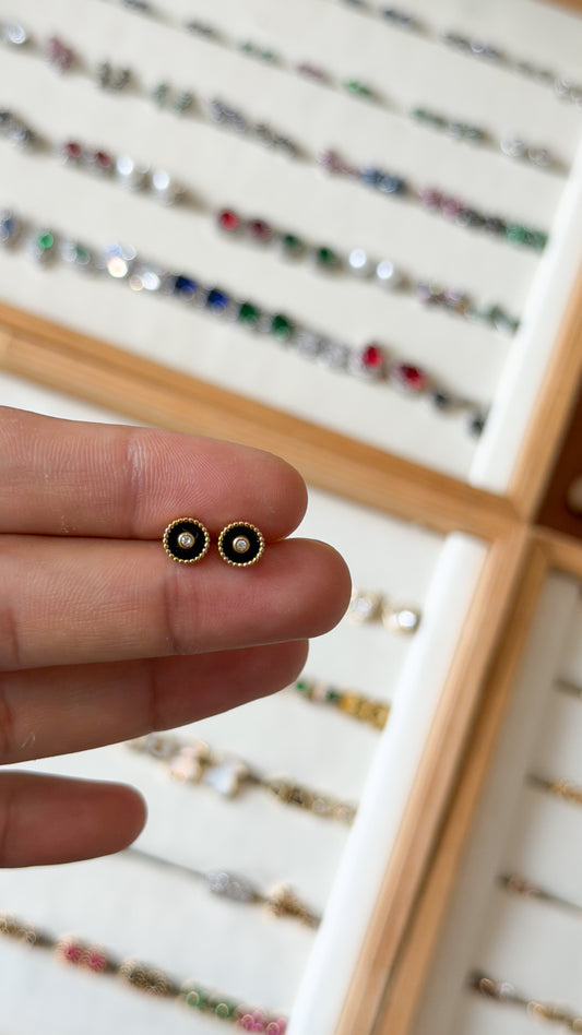 Punto negro con brillo