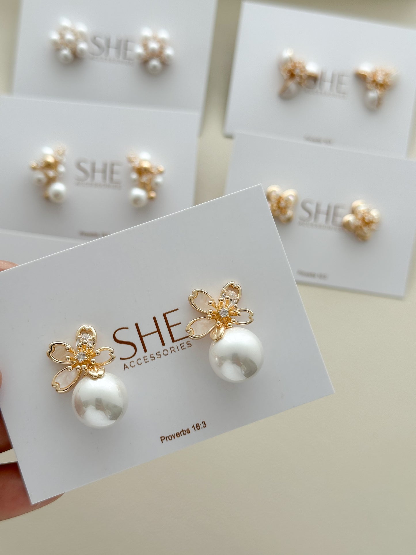 aretes flor perla