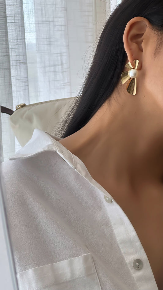 Arete perla flor