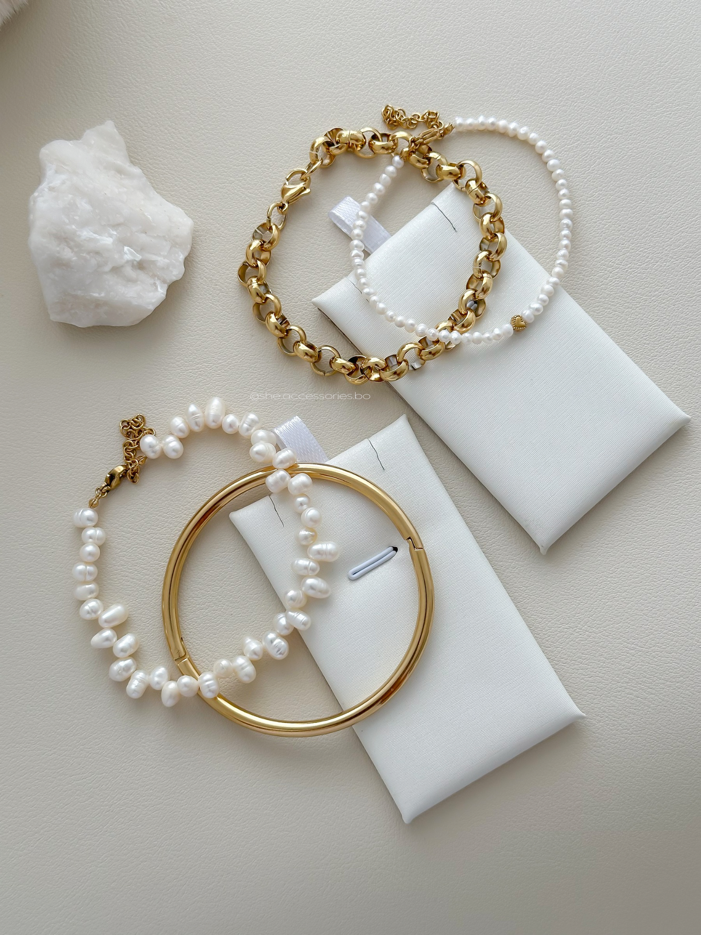 Pulseras doradas C/u