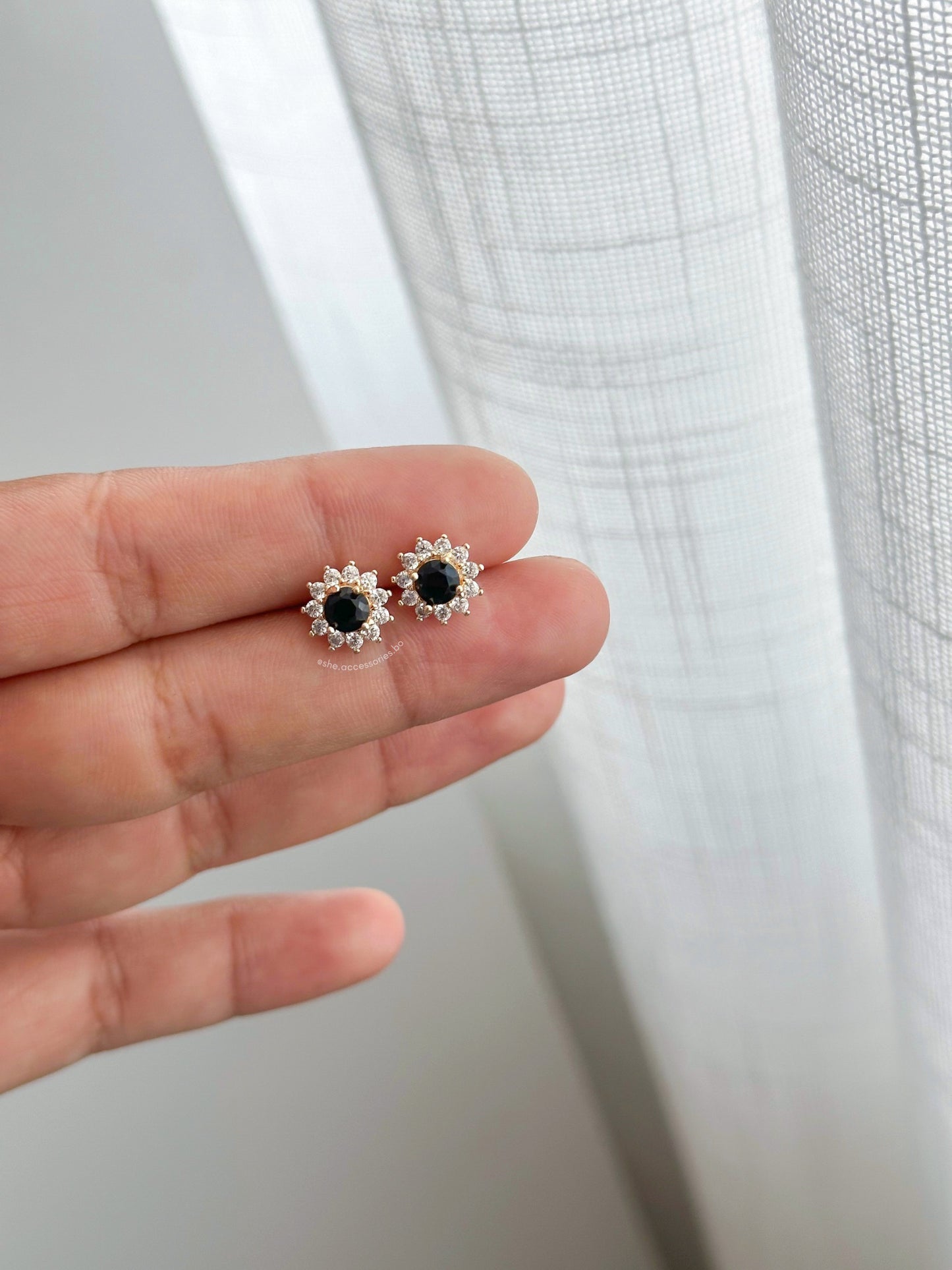 Aretes negro