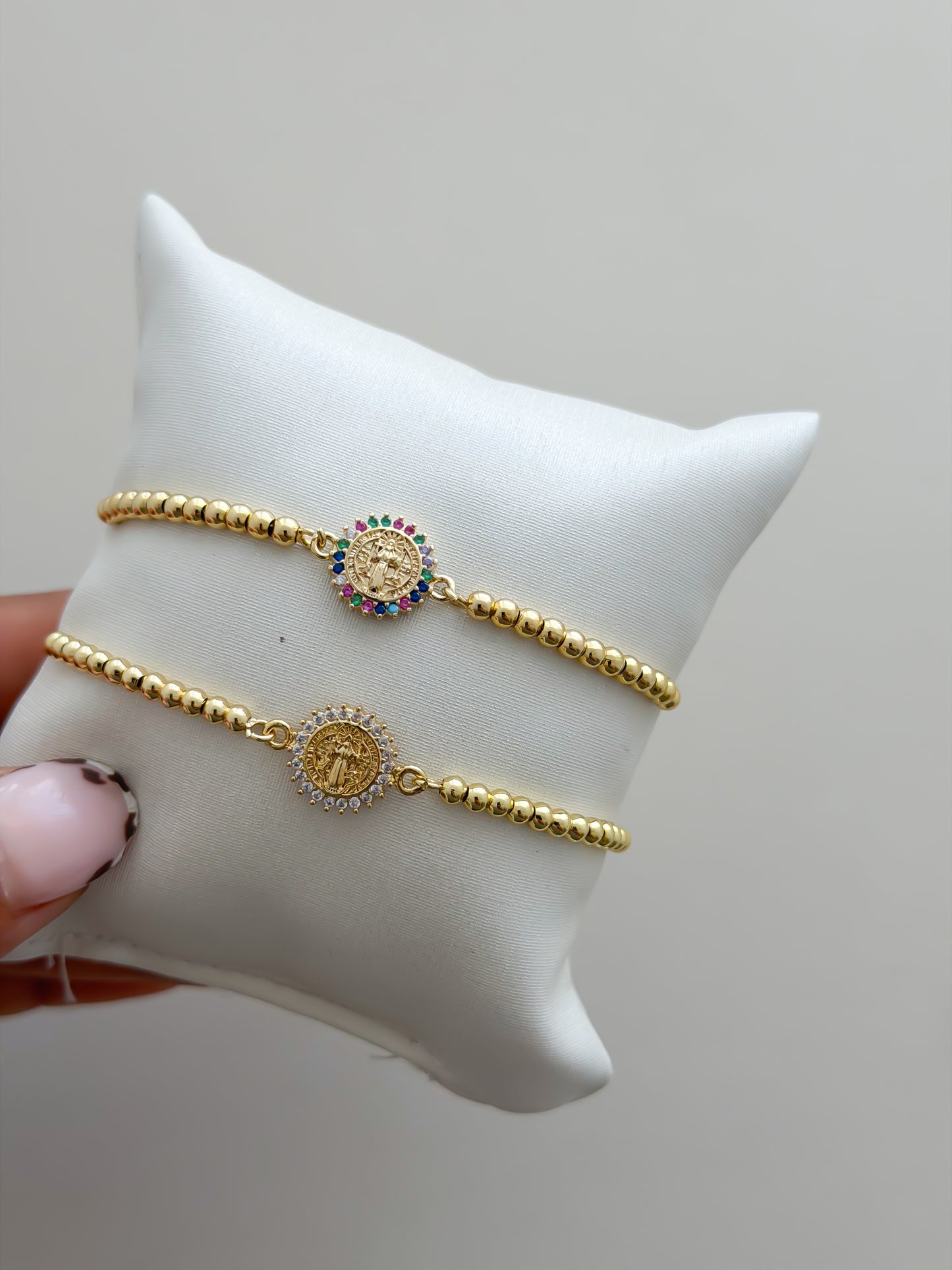 Pulseras regulables cada una