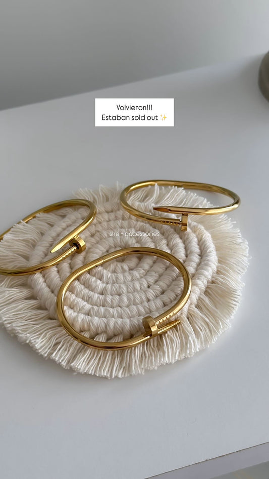 Brazaletes c