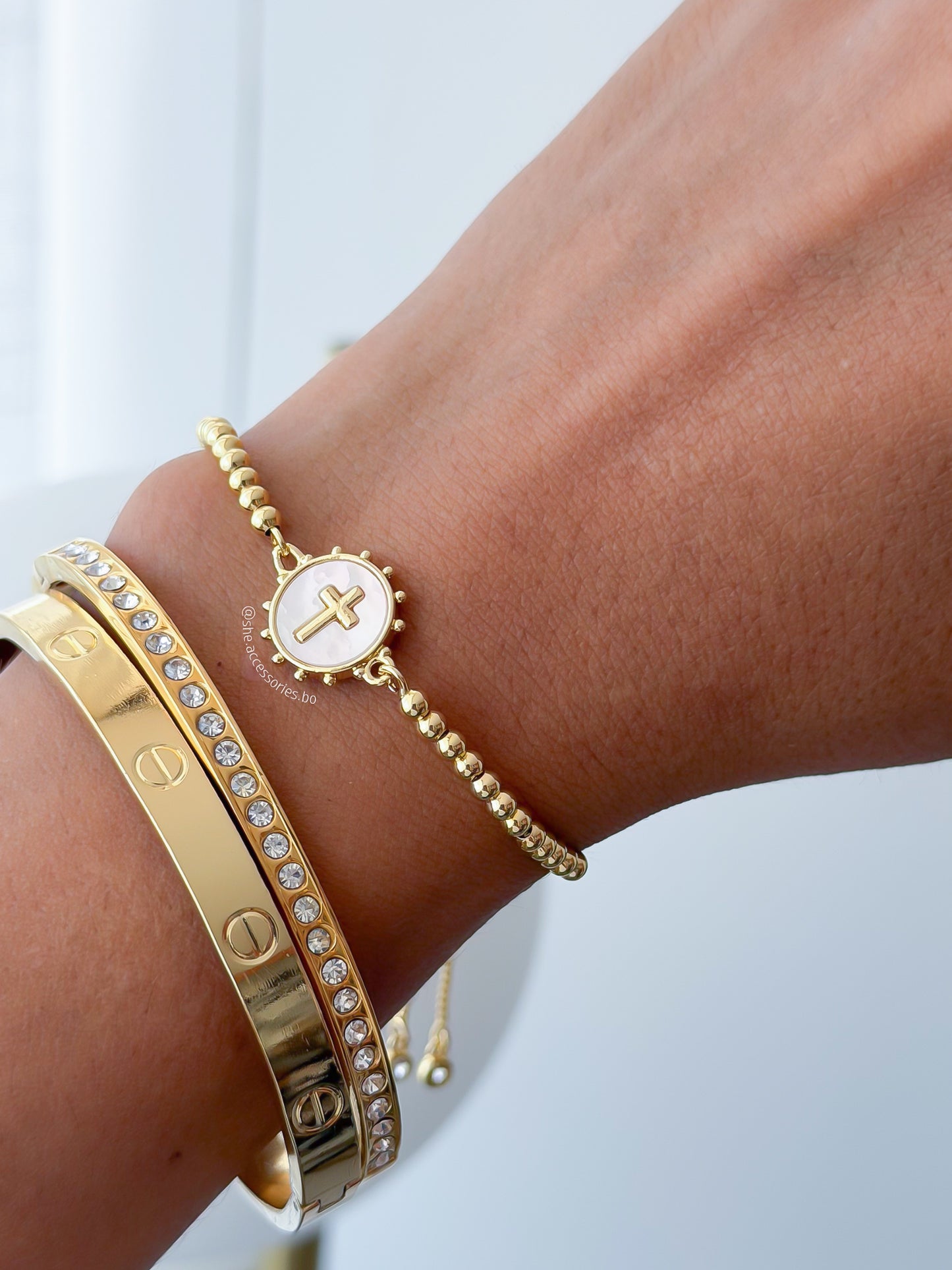 Pulsera regulable Cruz