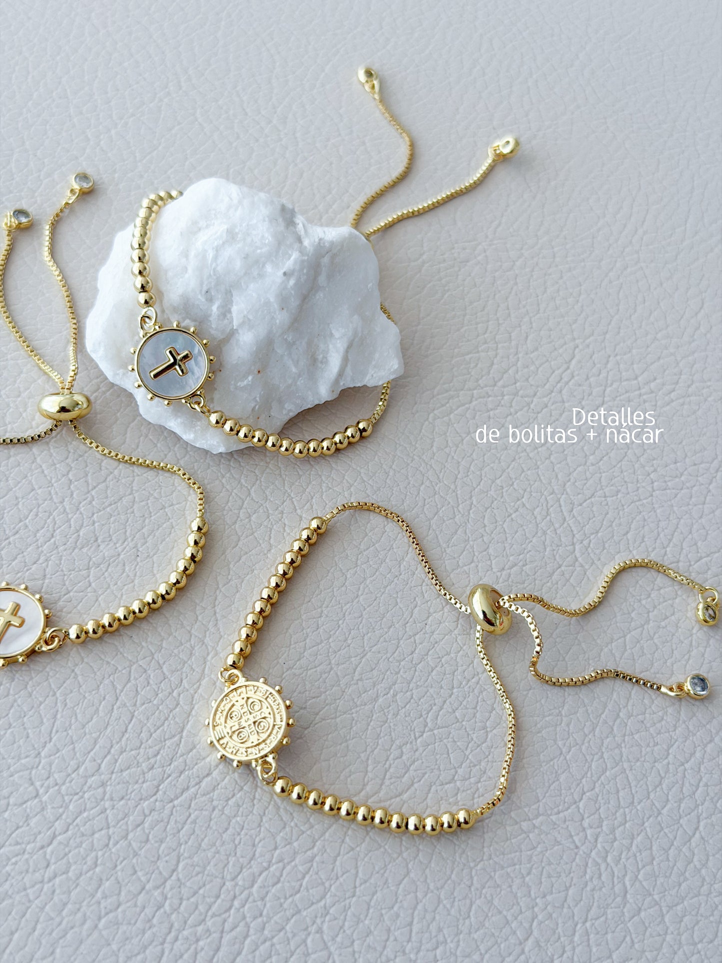 Pulsera regulable Cruz