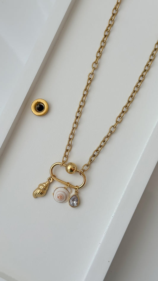 Cadena con dijes de mar