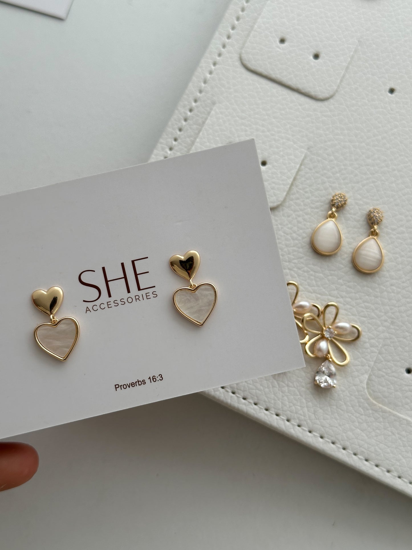 aretes corazón doble plano