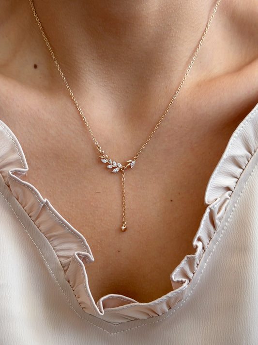 Cadenita con caída laurel