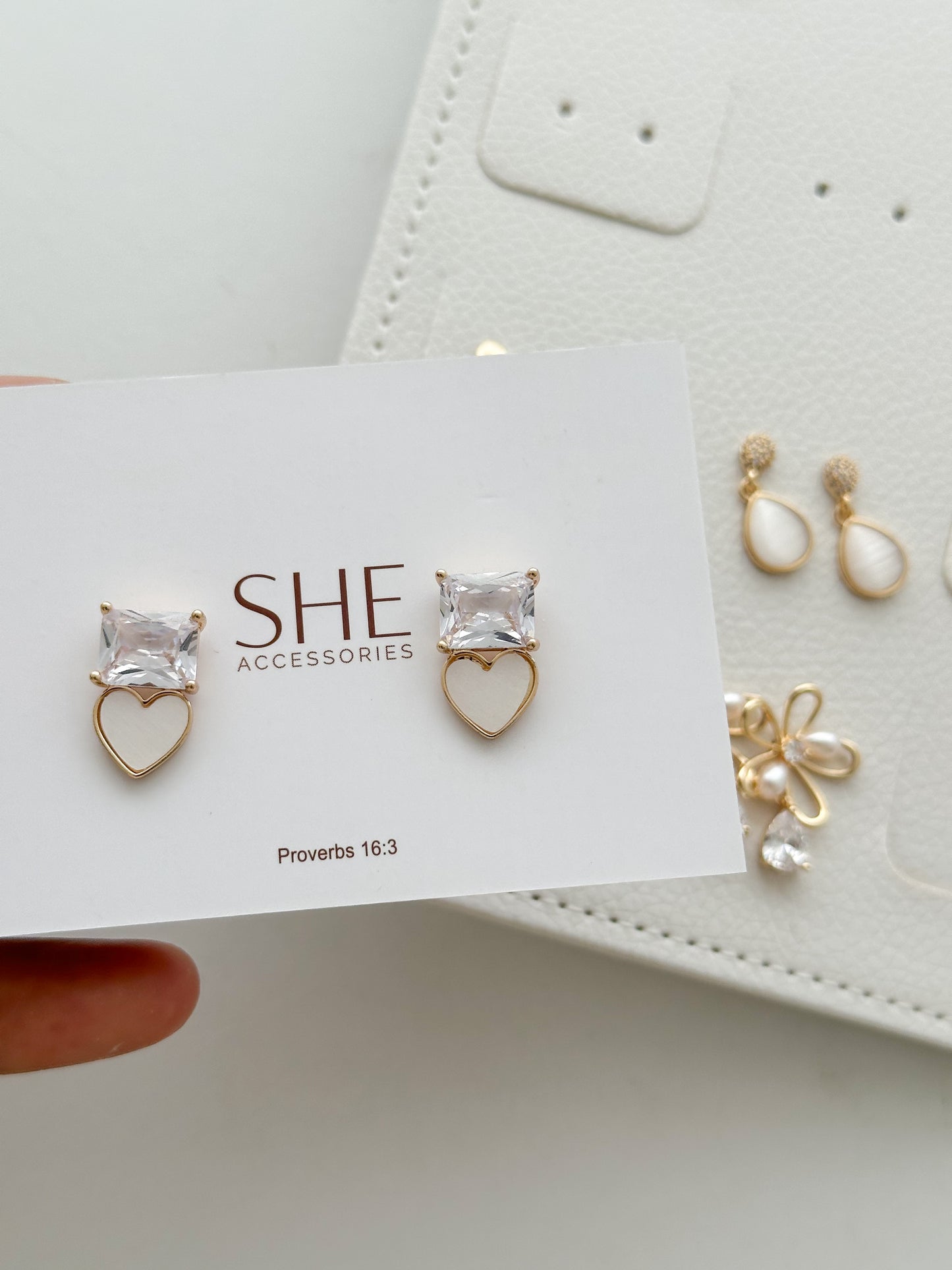 aretes corazón zircon plano